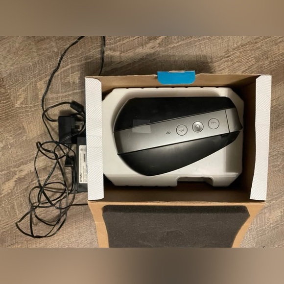 Dymo LabelWriter Wireless Printer with Labels - Picture 7 of 10